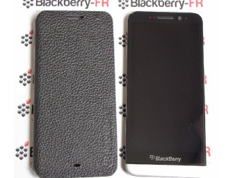 BlackBerry Z30 : Présentation de l’étui Leather Flip Case